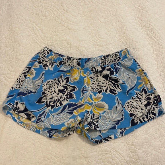 Patagonia Pants - Patagonia Women’s Barely Baggies Shorts